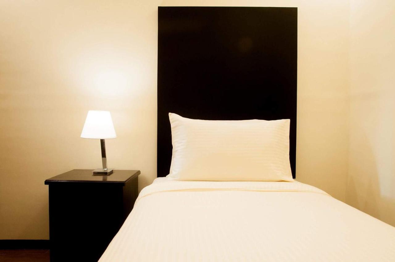 Pina Suites Ормок Экстерьер фото